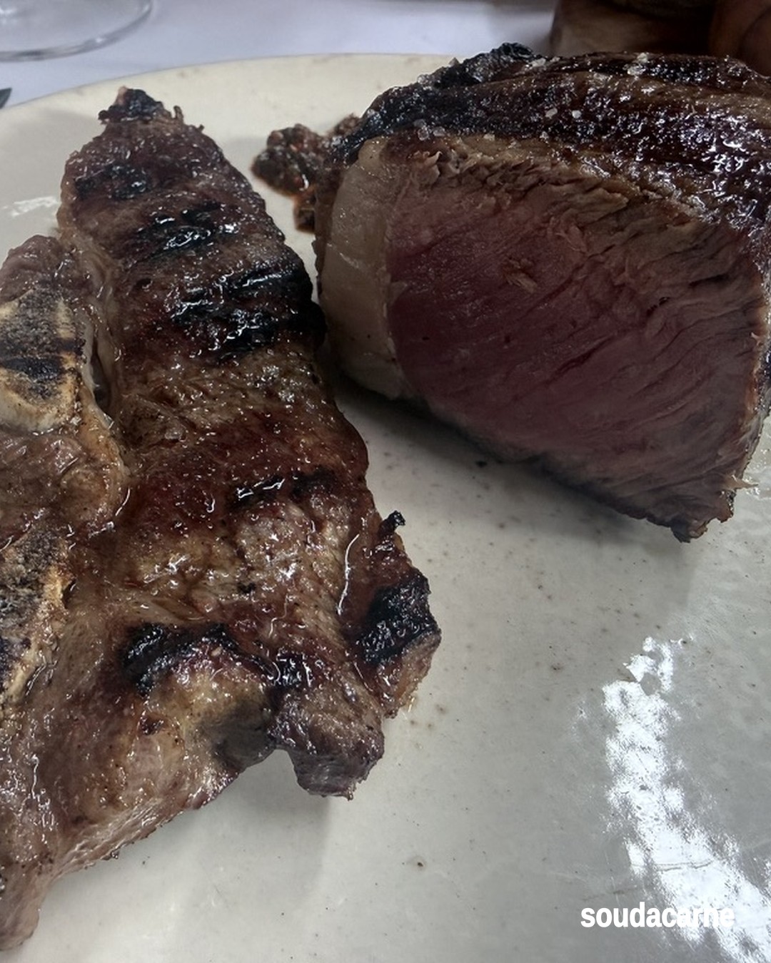 Todo país desenha seu próprio mapa da carne, e o da Argentina passa por esta mesa. No prat